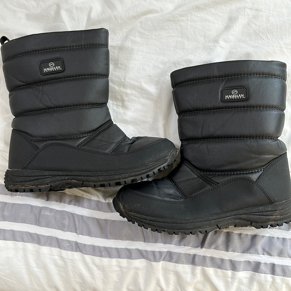 Magellan Outdoors Men’s 8/Women’s 9 Winter Boots